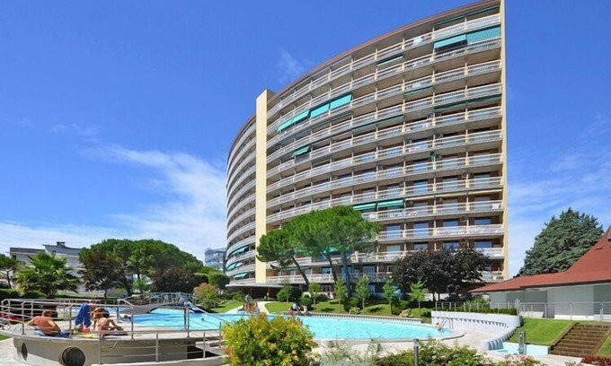 Lignano Sabbiadoro Apartment | Cozy Apartment in Lignano Sabbiadoro Steps from Cafe