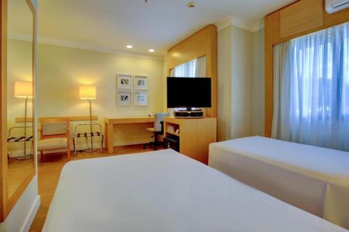 Vila Congonhas Hotel | Discover Flat Nobile Congonhas: Top-Rated Poolside Stay