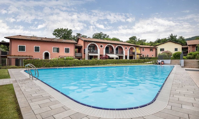 Castion Veronese Apartment | Perlago Retreat: Pool, Ocean View & Pet-Friendly Comfort