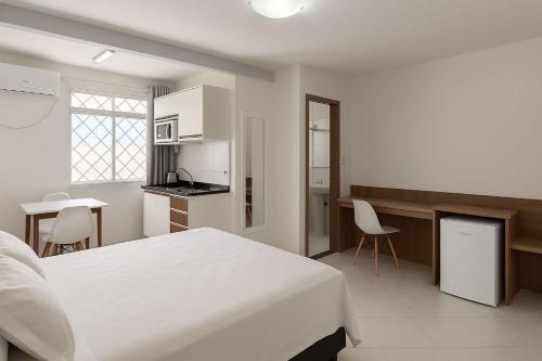 Centro Hotel | Family-Friendly Getaway at Flat Sol with High Ratings