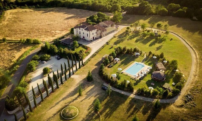 Cincelli House | Cozy Holiday Apartment Capolona with Pool and Ocean View