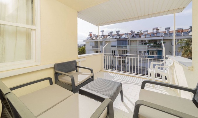 Lara Apartment | Oceanview Retreat: Flat with Balcony near Lara Beach
