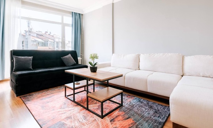 Moda Apartment | Flat w Balcony 3 min to Moda, 7 min to Bull Statue