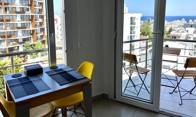 Kyrenia Apartment | Flat w Balcony 8 min to Kyrenia Castle in Girne