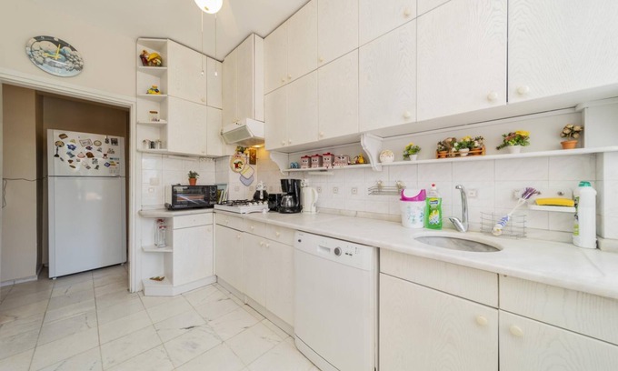 Lara Apartment | Cozy Flat with Balcony & Fireplace Just 5 Min from Beach