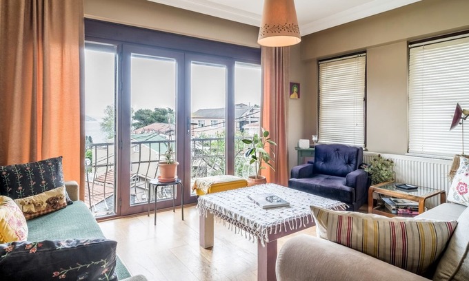 Sariyer Apartment | Flat w Bosphorus View, 15 min to Vadistanbul Mall