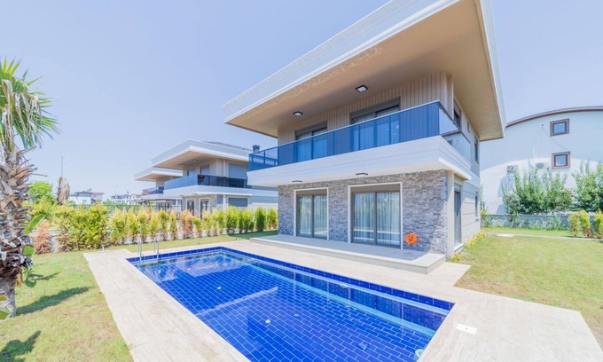 Belek Apartment | Inviting Flat with Pool, 15 Minutes to the Beach