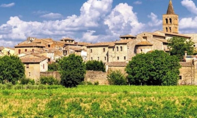 Guzman Apartment | Cozy Flat with Fireplace in Historic Centre, Perfect for Families