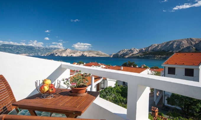 Baska Apartment | Cozy Flat with Ocean View, WiFi and Parking Available