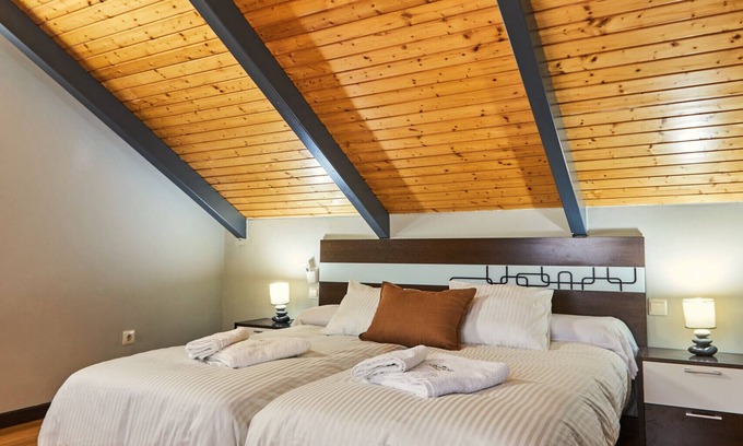 Prado Sancho Apartment | Inviting Terrace Flat in Ávila with Family-Friendly Amenities