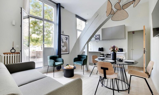 Quartier de Javel Apartment | Contemporary Retreat Near the Eiffel Tower with Terrasse