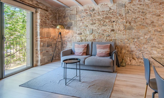 Eixample Apartment | Explore Flateli P.C 32: Family-Friendly & Accessible Stay