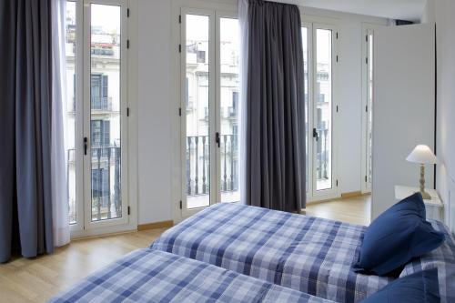El Raval Apartment | Discover Flateli Pelai: Family-Friendly 4-Star Retreat