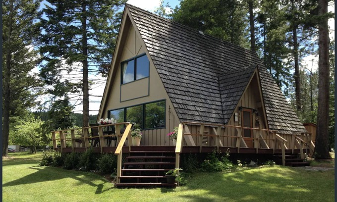 Lakeside Cabin | Lakefront A-Frame Cabin with Breakfast & Family-Friendly Vibes