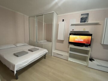 Pechers'kyi District Apartment | Cozy FlatRent Near the Center with Child-Friendly Amenities