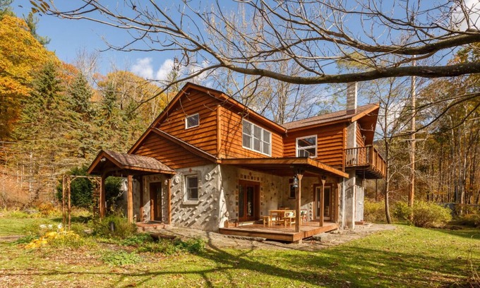 Shandaken House | Flatrock House - Creek Access & Pet-Friendly Retreat
