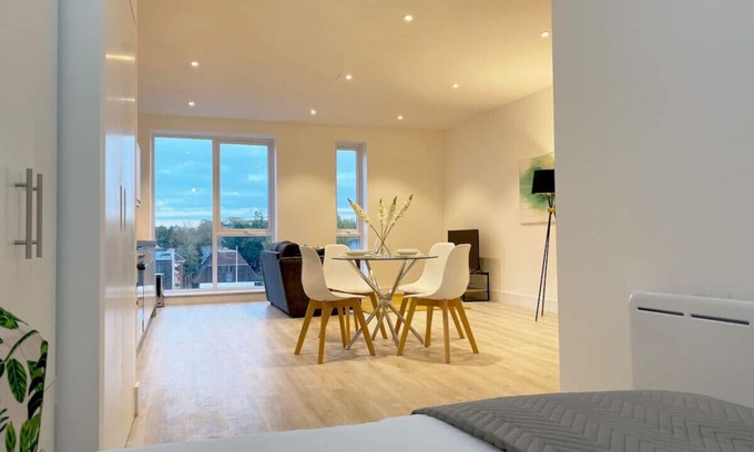 Fleet Apartment | Inviting Fleet Heights Apartment Nine with Family Amenities