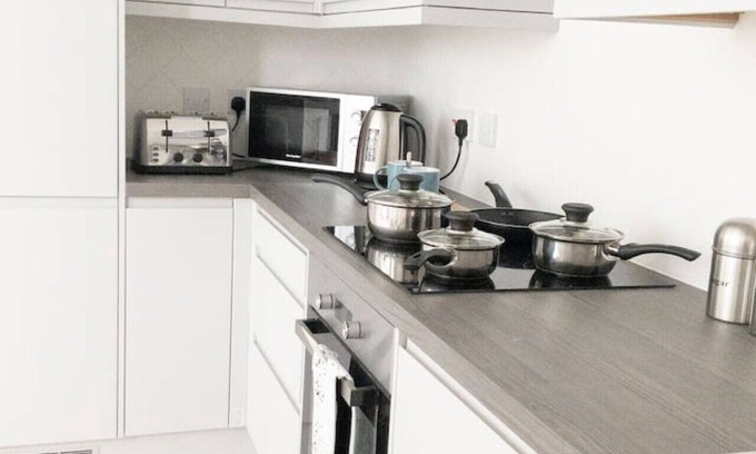 Fleet Apartment | Family-Friendly Fleet Heights Apartment with Kitchen Access