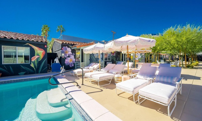 Uptown Design District Hotel | Discover Fleur Noire Hotel: 9.8 Rated with Pool & Dining