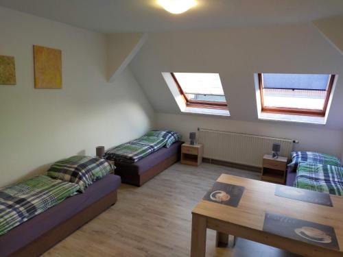 Marienthal Ost Apartment | Comfortable Monteurwohnung in Zwickau with Great Amenities