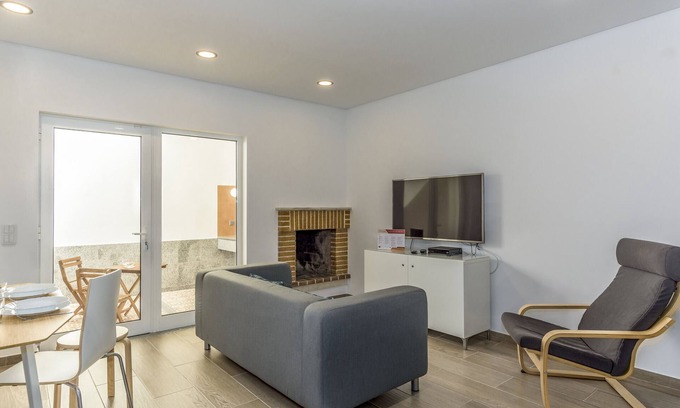 Se Ski Chalet | Experience FLH Faro Central House with Terrace & Spa