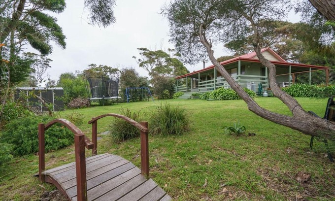 Flinders House | Family-Friendly Flinders Cabin by the Beach