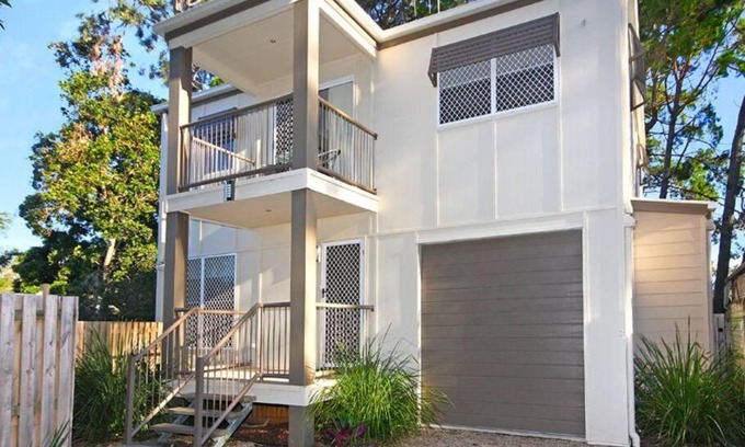 Amity Point House | Pet-Friendly Retreat at Flip Flop Inn - A 4-Star Experience