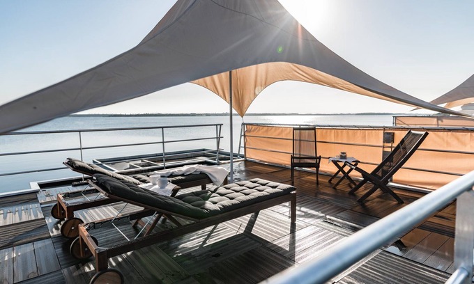 Laasow Boat Rental | Idyllic Floating Holiday Home on the Lake - Seagull 3