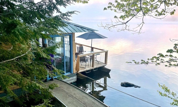 Monmouth Boat Rental | Experience Nautilus: A Unique Floating Island Getaway