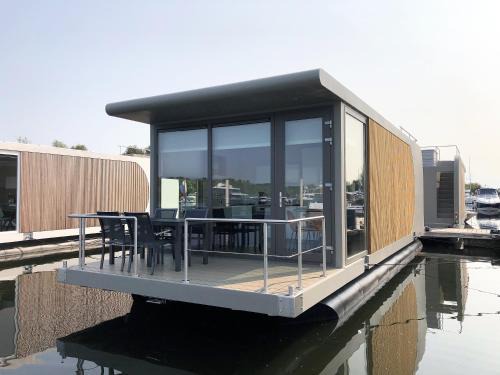 Heugum House | Discover Floating Vacation Home in Tenerife with Breakfast