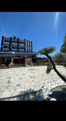 Mbrostar-Urë Hotel | Flogeri world