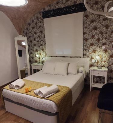 Caceres Old Town Apartment | Discover Flor de Lis 1: Family-Friendly & Rated 8.9/10