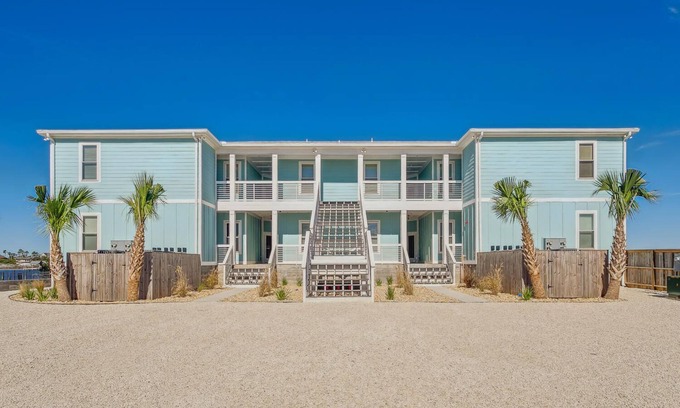 Ono Island Condo | Experience Coastal Living at Waterfront Condo Near Florabama