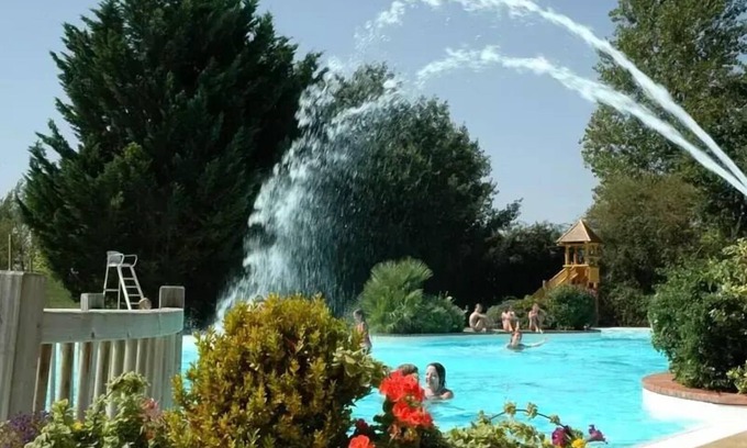 La Romieu House | Family-Friendly Florence Campsite with Air-Conditioned Rooms