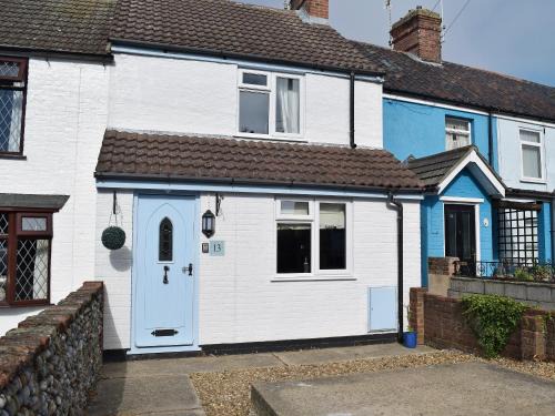 Pakefield House | Pet-Friendly Florence Cottage: 4-Star Stay with High Ratings