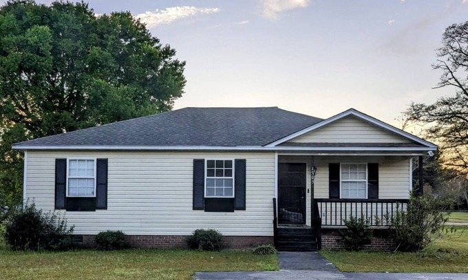 Florence House | Family-Friendly Florence Home with Kitchen & Perfect Reviews
