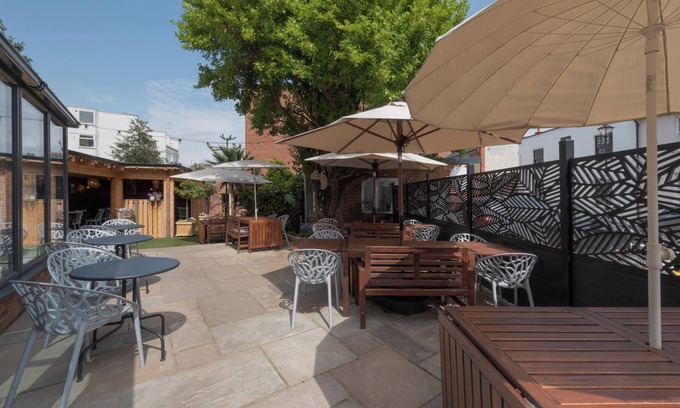 Southsea Hotel | Eco-Friendly Florence Suite Hotel with Restaurant & Kitchen