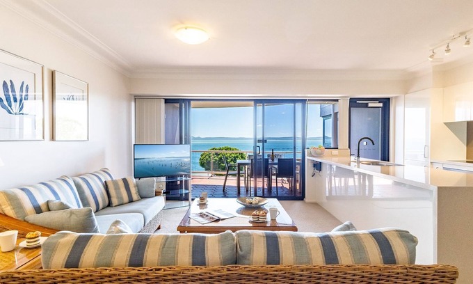 Nelson Bay Apartment | Unmatched Views and Comfort at Florentine Hotel, Columbia Cl
