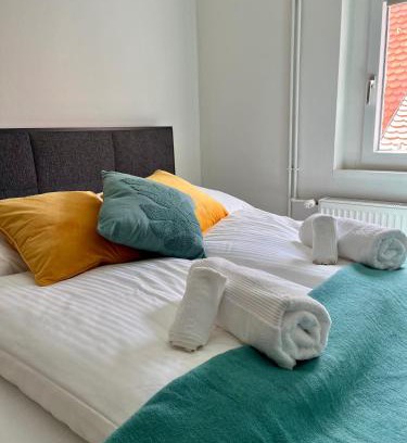 Gries Apartment | Prime Flores City Center Studio with Easy Self-Check-IN