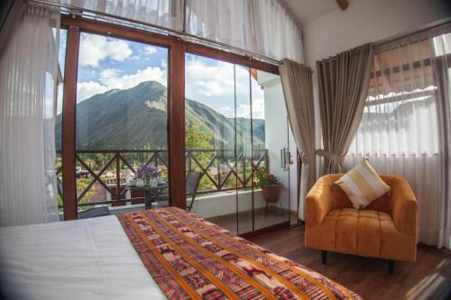 Huayllabamba House | Family-Friendly Getaway at Flores de la Villa - Rated 10/10