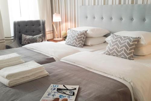 Merces Bed & Breakfast | Discover Comfort at Flores Guest House with Hot Tub & Breakfast