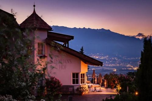 Tesimo Apartment | Discover Florianshof: Family-Friendly Getaway with Pool