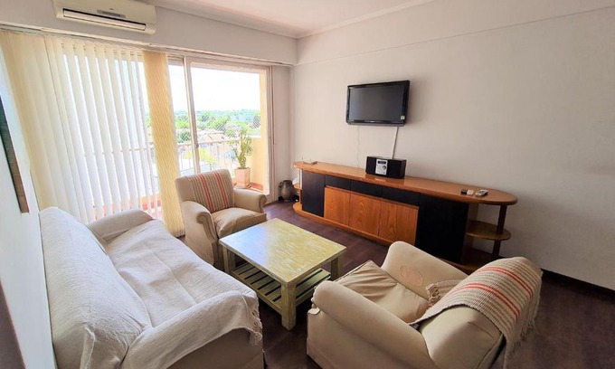 Florida Apartment | Exceptional Florida Estación - Guest Rated 9.5/10
