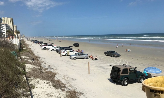 Port Orange House | Experience Florida's Beaches and Race Week in Style