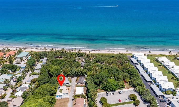 Jog Road House | Florida Seaside Getaway with Oceanfront Pool & Spa
