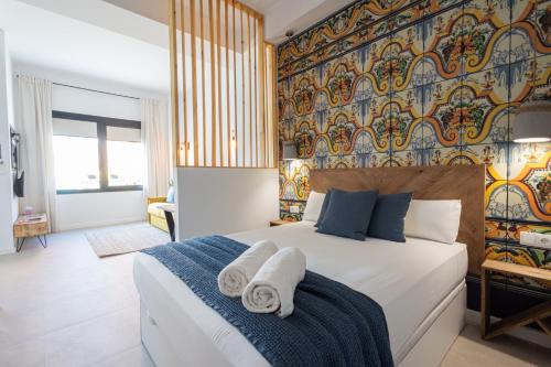 Jesus Apartment | FLORIT FLATS - Stylish Valencia Ceramic Apartments with Free Bicycles by the Joaquin Sorolla Station