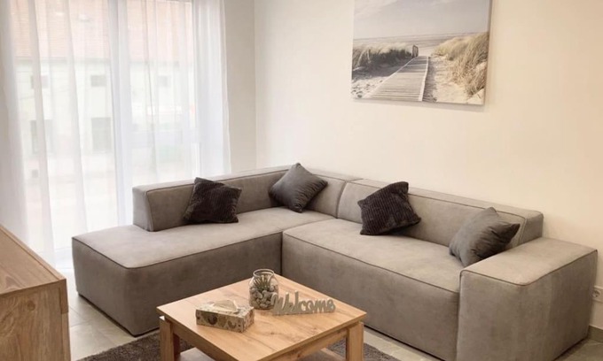 Csorna Apartment | Guest Rated: Flower Apartman 3 – Family Friendly Getaway