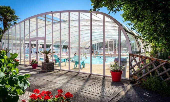 Muzillac Ski Chalet | Relaxing Oceanfront Stay at Campsite Flower la Blanche Hermine