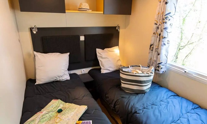 Die House | Explore Camping La Pinède: Family Bungalow with Spa