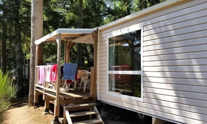 Neuveglise-sur-Truyere House | Relax at Camping Flower le Belvédère - Mobile Home for 4